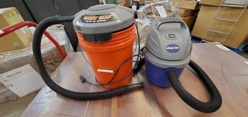 2 Used Vacs- (1 shopvac, 1 bucket vac) - Image 2