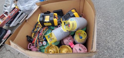 Lot of 4 Pallets of Partially Filled R-22 Refrigerant Cylinders, (Several New Boxes of R-22) , Pumps, Scales, Parts. - Image 5