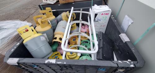 Lot of 4 Pallets of Partially Filled R-22 Refrigerant Cylinders, (Several New Boxes of R-22) , Pumps, Scales, Parts. - Image 6