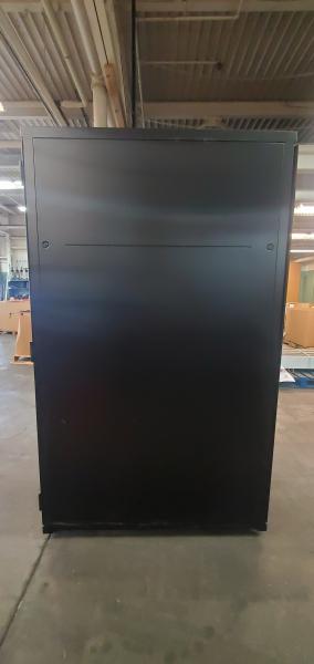 Hitachi Server Cabinet- 23"x48". Contains 2 Hitachi Blades(520XB1). No Keys. - Image 5