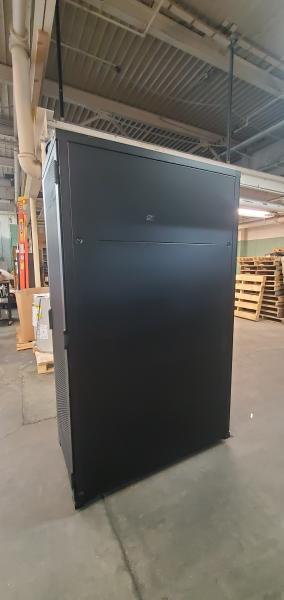 Hitachi Server Cabinet- 23"x48", Contains Hitachi HUSVM. 11 Empty HD Arrays. No Keys. - Image 4