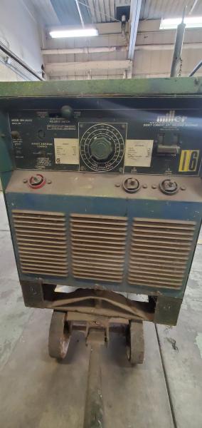 Used Miller SRH404(s) Direct Current Arc Welder. - Image 1