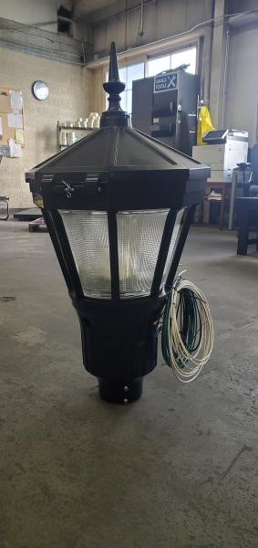 Lot of 15 Holophane Arlington 60W 4000K LED Streetlights. - Image 2