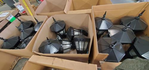 Lot of 15 Holophane Arlington 60W 4000K LED Streetlights. - Image 3