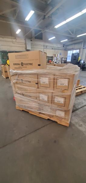 Lot of 40 GE M250R2 250W 120V HPS  Luminaires. - Image 3