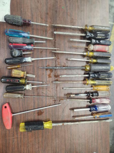 Lot of 27 Various Used Screwdrivers