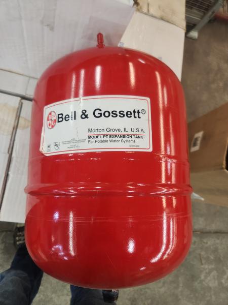 1 Used Bell and Gossett Expansion Tank for Portable Water Systems, Holds Air