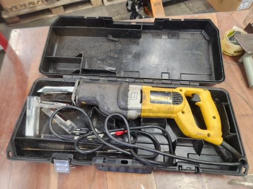 1 Used Dewalt Reciprocating Saw, Working Condition