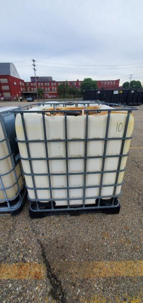 Lot of 1 USED 330 Gallon IBC Tote / Fluid Container #10- Previously Contained NON-PBC Transformer Oil(Mineral Oil).